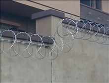 监狱防护网（刀片刺铁丝）